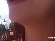 Minka macht Krissi den Berliner Curry -Stripe Tease 9/16