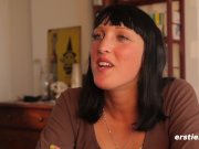 Die dominante Paula lässt sich von Minka verwöhnen. 7/16