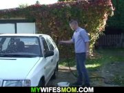 Son-in-law bangs her old pussy outdoors 1/16