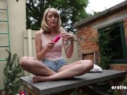 Charlotte und Ihr Vibrator. 3/16