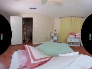 VRHUSH Pamela Morrison gets off with a hitachi vibrator 3/16