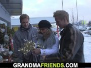 Picked up woman sucks and rides at same time 2/16