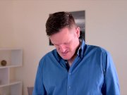 Pounding her juicy shaved pussy makes teen Olivia Nice scream for more 5/16