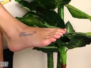 Barefoot squaw cosplayer uses toes to throw arrows 6/16