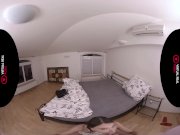 VirtualRealPorn - Izzys first time 8/16