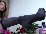 Supergirl in pantyhose need her feet to be smelled 3/16