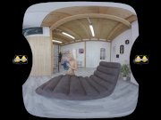 Blonde MILF covers herself in piss - VR Porn 16/16