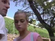 HUNT4K. Fuck with blonde makes hunter's dick ejaculate on her hand 9/16