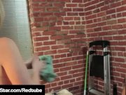 Pleasure Bot Siri Pornstar Tongues Brunette Cheyenne! 9/16