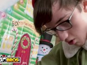 BANGBROS - Is Rachel Raxxx Naughty or Nice? Archie Stone The Elf Finds Out! 8/16