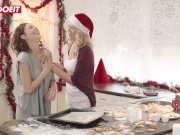 Christmas came early for kinky lesbian couple 2/16