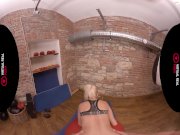 VirtualRealPorn - Alone in the gym 16/16