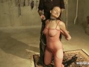 Grunge Masters Train Submissive Brunette In Front Of Audience 9/16