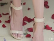 Blonde beauty shows why she deserves her crown by masturbating for us 7/16