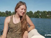 Heiße Bootstour mit Alba 12/16