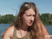 Heiße Bootstour mit Alba 9/16