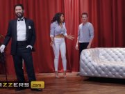 Thicc housewife Luna Star fucks the magician - Brazzers 3/16