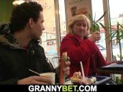 Smart guy picks up huge grandma in the cafe 4/16