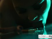 MILF Jezebelle toys her pussy in a hotel room 16/16