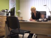 LOAN4K. Karol veut une nouvelle voiture chère et est prêt à tout 10/16