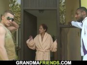 Interracial threesome with her old mommy 9/16