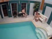 HUNT4K. Cash turns dark-haired lassie on so she services stranger 11/16