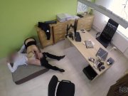 LOAN4K. Extravagante Schlampe nutzt ihre Sexualität 3/16