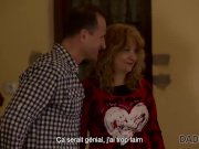 DADDY4K. Vieil homme en bonne forme cogne dur deux belles petites lassies 1/16