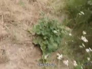 HUNT4K. Hottie engana a su novio por algo de dinero en el parque 15/16