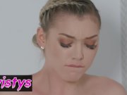 Angela White gets her big tits and pussy worshiped by skinny - Twistys 15/16