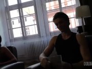 HUNT4K. Chick accepte son sexe pour de largent meme devant son petit ami 3/16