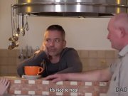 DADDY4K. Daddy still remembers Russian and how a young pussy tastes 1/16