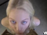 VIP4K. Agente cachondo le pide a un cliente bonito que satisfaga sus necesi 7/16