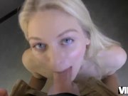 VIP4K. Agente cachondo le pide a un cliente bonito que satisfaga sus necesi 8/16