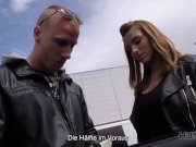 HUNT4K. Gut gerundete junge Kuken brauchen Bargeld, also warum Beine spreiz 3/16