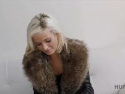 HUNT4K. Hunter ofrece sexo a sus vecinos por dinero y una chica acepta 4/16