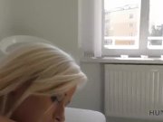 HUNT4K. Hunter ofrece sexo a sus vecinos por dinero y una chica acepta 6/16