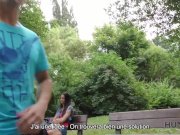 HUNT4K. Cuckold observa como su novia Liliane folla por dinero en el parque 4/16