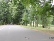 HUNT4K. Cuckold observa como su novia Liliane folla por dinero en el parque 8/16