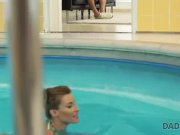 DADDY4K. Victoria Daniels no ama a su novio pero le gusta su padre 1/16