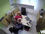 VIP4K. Agent schraubt die vollbusige Rothaarige Isabella Lui 15/16