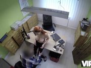 VIP4K. Agent schraubt die vollbusige Rothaarige Isabella Lui 16/16