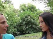 HUNT4K. La bella mora Liliane succhia il cazzo degli 2/16