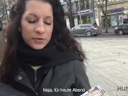 HUNT4K. Die vollbusige Brunette Jocelyne Z lässt sich ihre 3/16