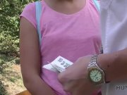 HUNT4K. I giovani amanti hanno deciso che il sesso per soldi 9/16