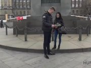 HUNT4K. La superbe brune Jocelyne Z se fait ramoner la chatte 1/16