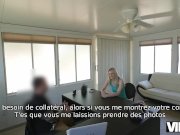 VIP4K. La jolie blonde Allie Rae donne sa poule mouillée à un agent de créd 4/16