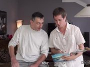 DADDY4K. Después de limpiar la casa, el viejo papá Nikki es follado por el 1/16