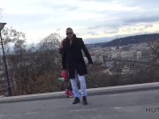 HUNT4K. La ragazza civettuola Jenifer Red con un bel piercing 1/16