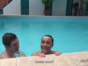 HUNT4K. Quando hai il tuo centro benessere, è facile prendere una ragazza 2/16